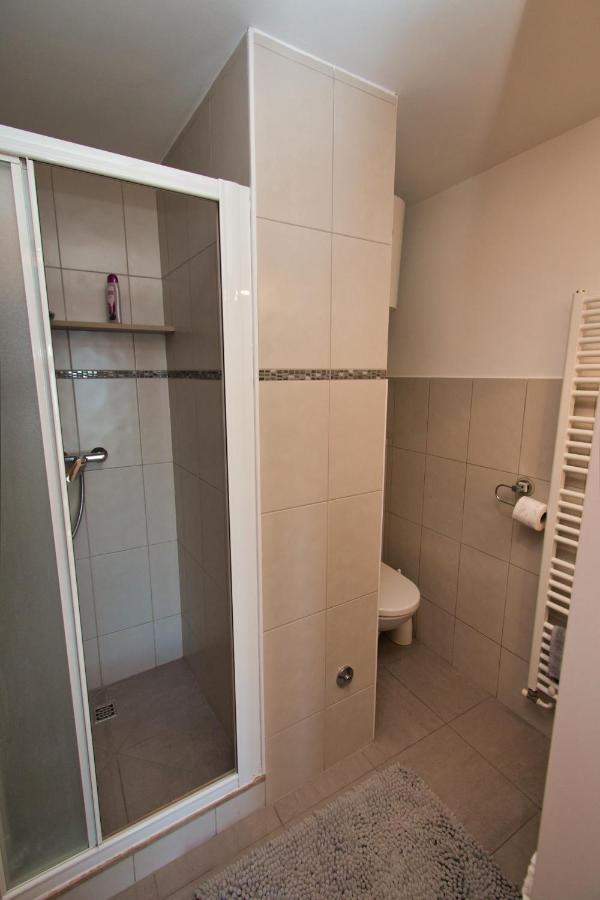 Apartment Zizi Omiš Eksteriør billede