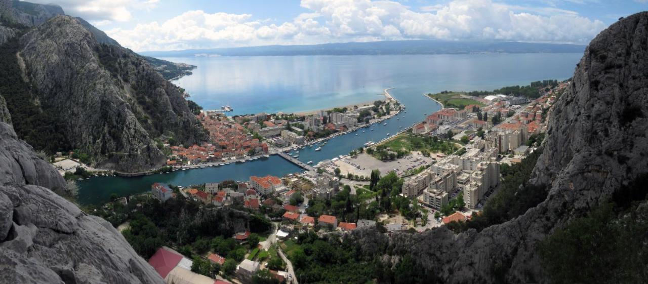 Apartment Zizi Omiš Eksteriør billede