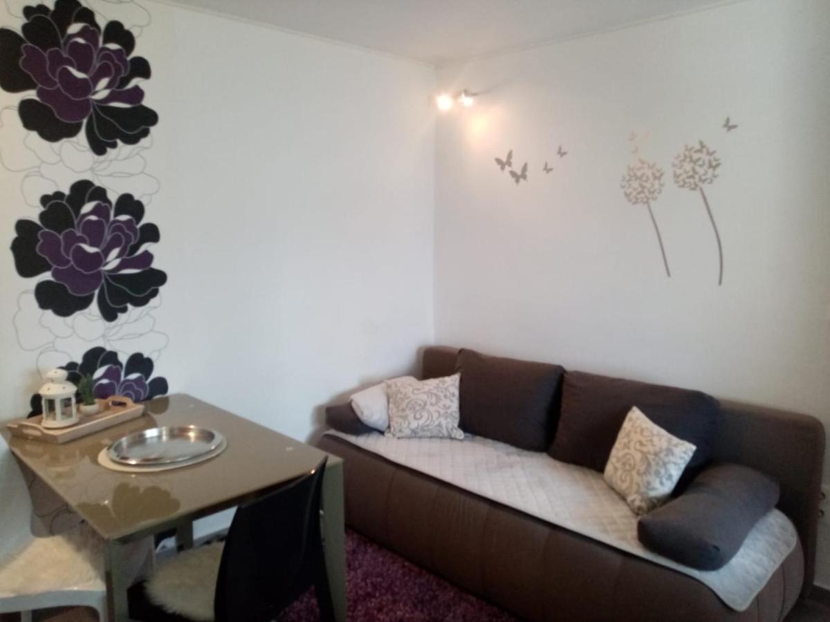 Apartment Zizi Omiš Eksteriør billede