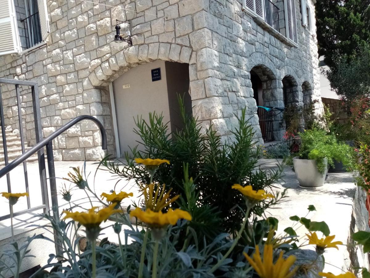 Apartment Zizi Omiš Eksteriør billede
