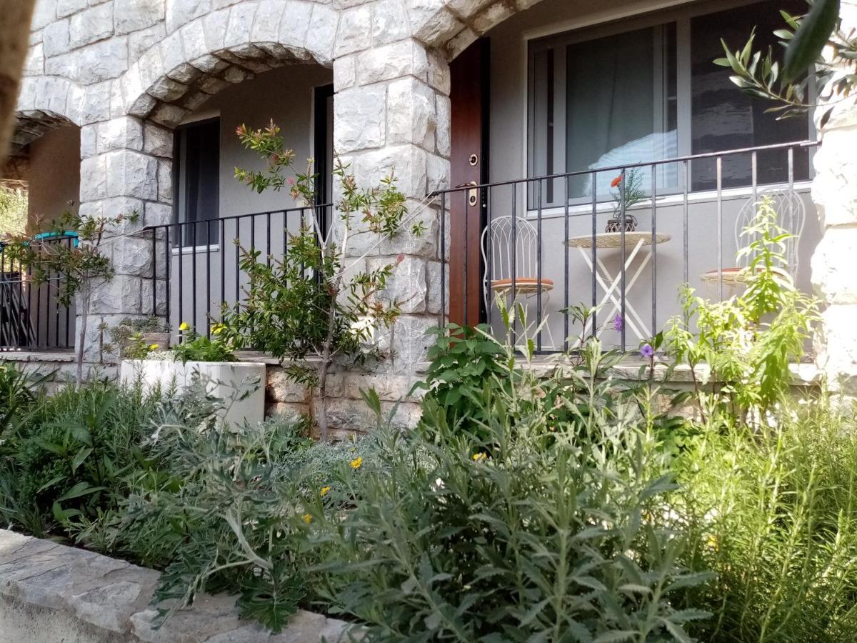 Apartment Zizi Omiš Eksteriør billede
