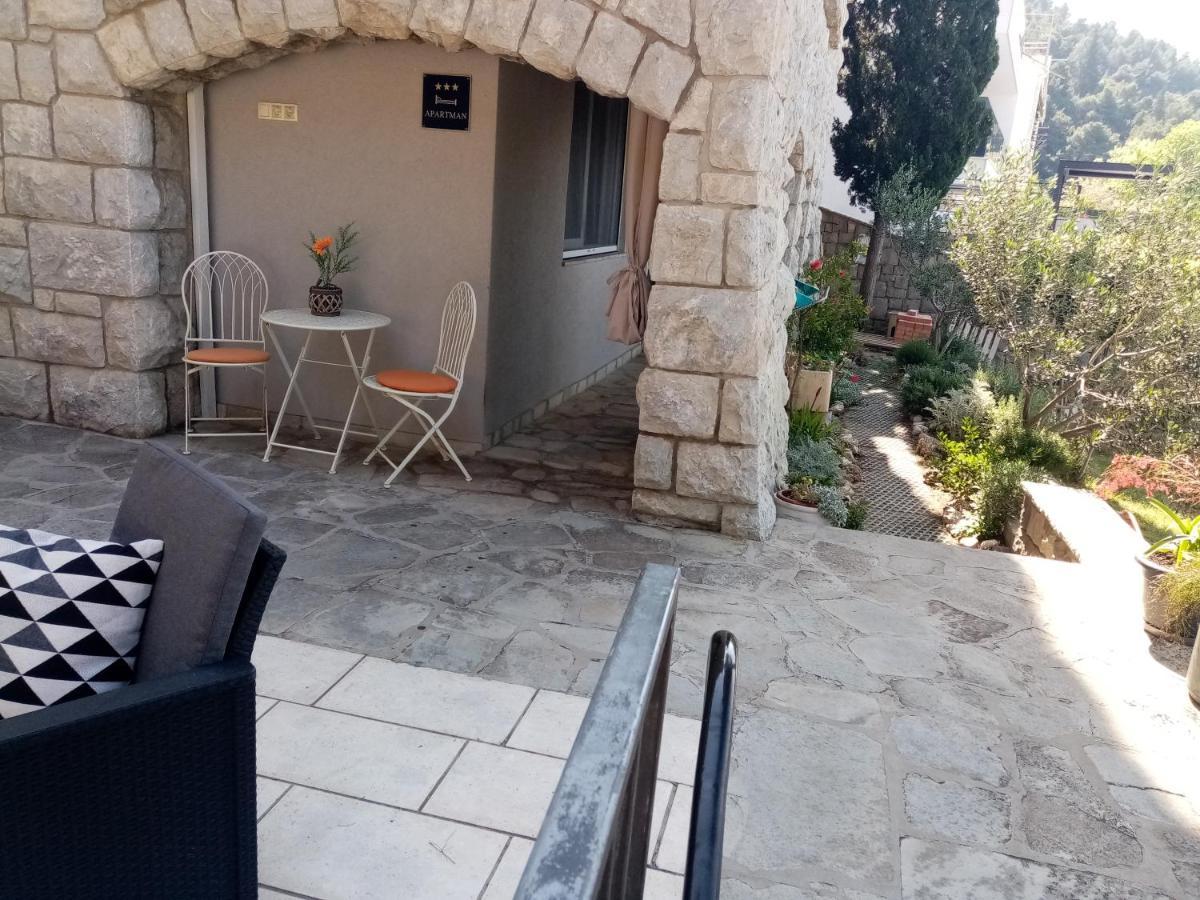 Apartment Zizi Omiš Eksteriør billede